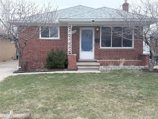 22435 Lange Street, St. Clair Shores, MI 48080
