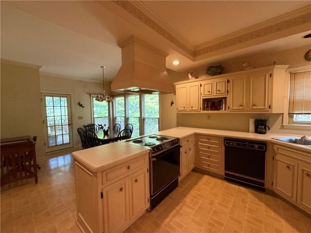 4651 Deep Creek NE Drive, Sugar Hill, GA 30518