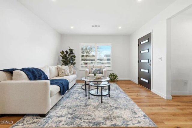 2534 El Sol Avenue, Altadena, CA 91001