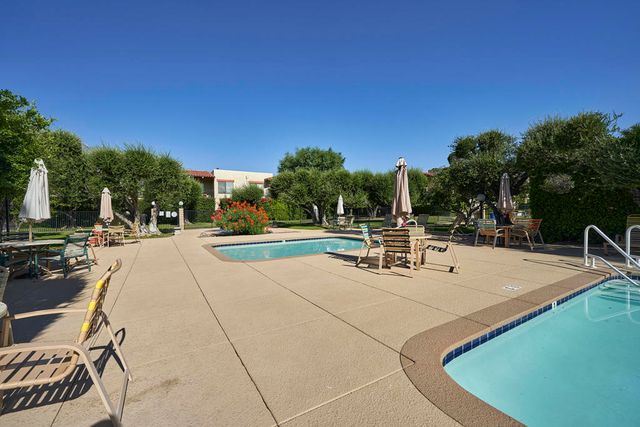 1407 N Sunrise Way 18, Palm Springs, CA 92262