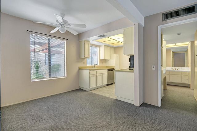 1407 N Sunrise Way 18, Palm Springs, CA 92262