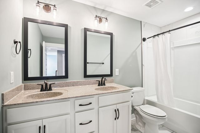 237 Wade Hampton Ln, Clarksville, TN 37040