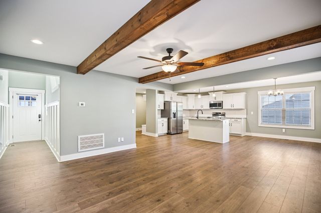 237 Wade Hampton Ln, Clarksville, TN 37040