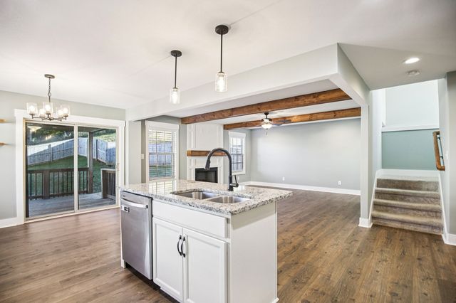 237 Wade Hampton Ln, Clarksville, TN 37040