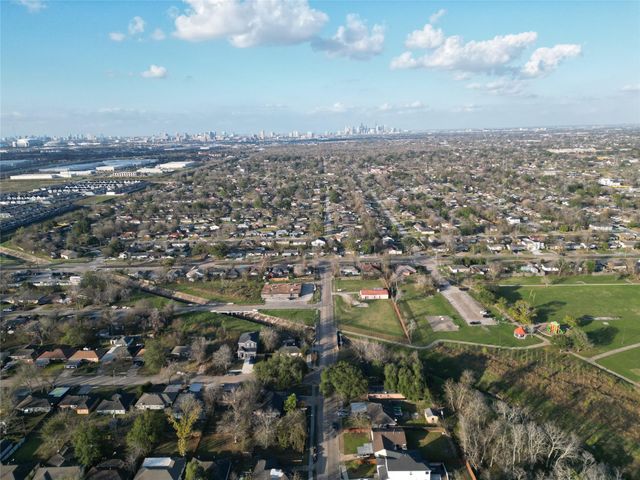 10842 Fairland Drive, Houston, TX 77051