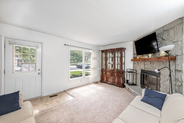 2110 STANLEY Court, Schaumburg, IL 60194