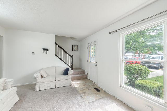 2110 STANLEY Court, Schaumburg, IL 60194