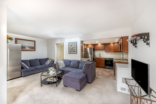 2110 STANLEY Court, Schaumburg, IL 60194
