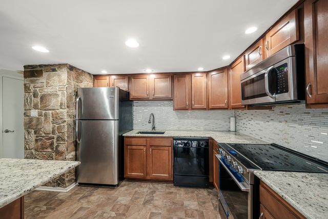 2110 STANLEY Court, Schaumburg, IL 60194