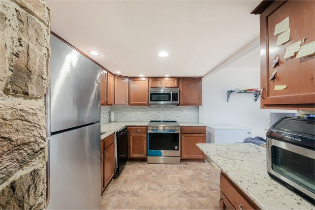 2110 STANLEY Court, Schaumburg, IL 60194