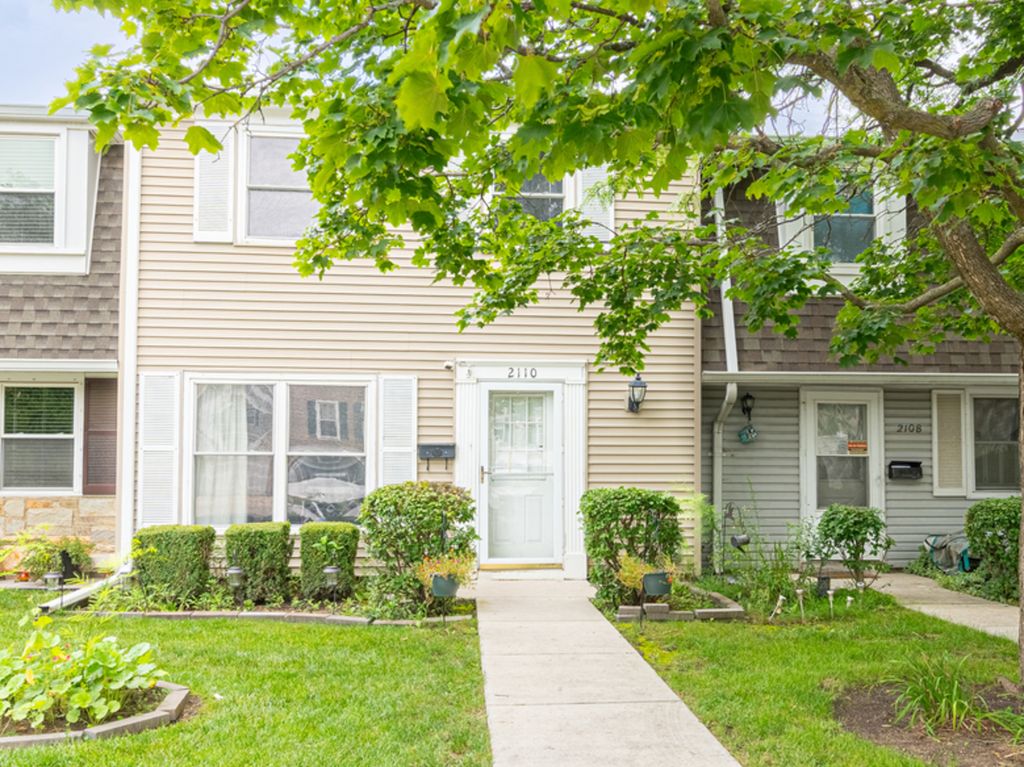 2110 STANLEY Court, Schaumburg, IL 60194