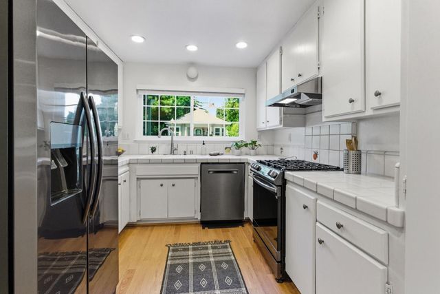 331 Walnut Avenue, Santa Cruz, CA 95060