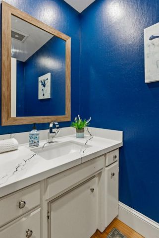 331 Walnut Avenue, Santa Cruz, CA 95060