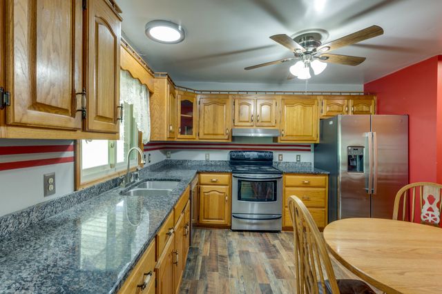 4058 Old State Rd, Hampshire, TN 38461