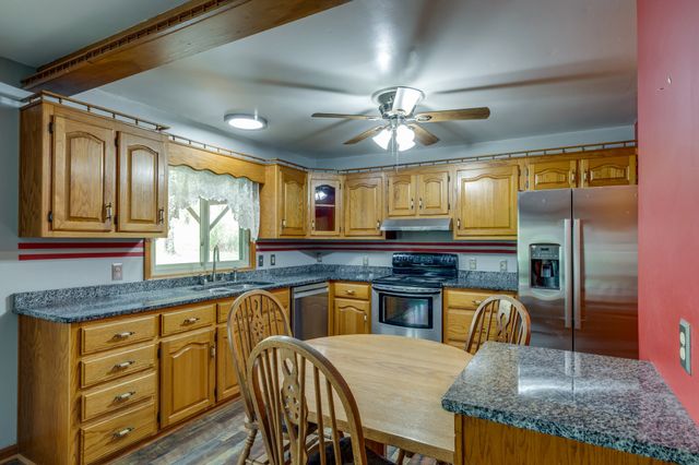 4058 Old State Rd, Hampshire, TN 38461