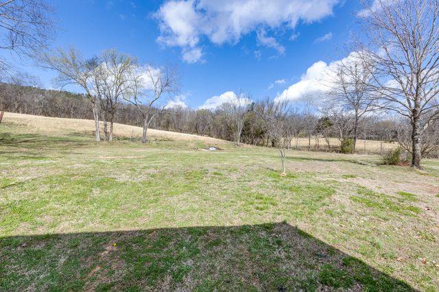 4058 Old State Rd, Hampshire, TN 38461