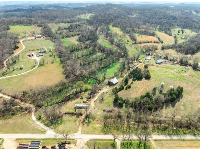 4058 Old State Rd, Hampshire, TN 38461