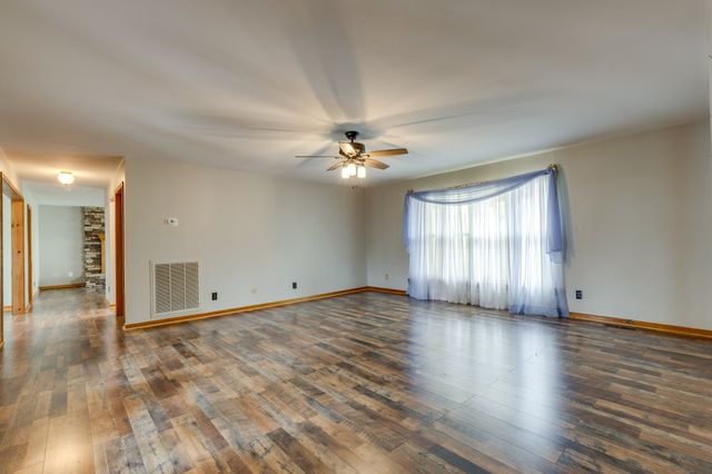 4058 Old State Rd, Hampshire, TN 38461