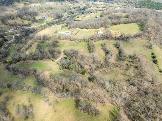 4058 Old State Rd, Hampshire, TN 38461