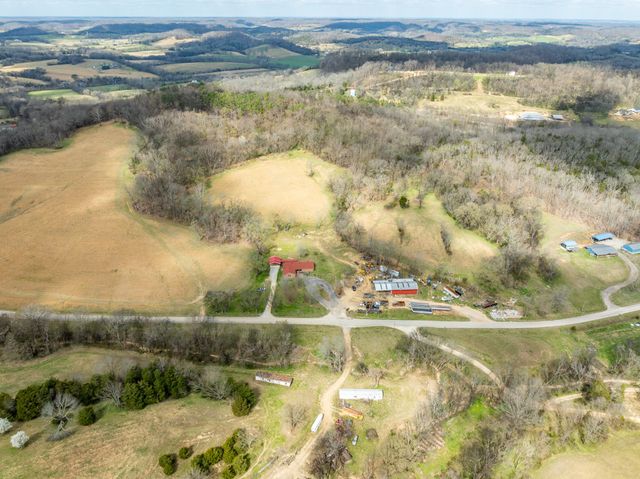 4058 Old State Rd, Hampshire, TN 38461
