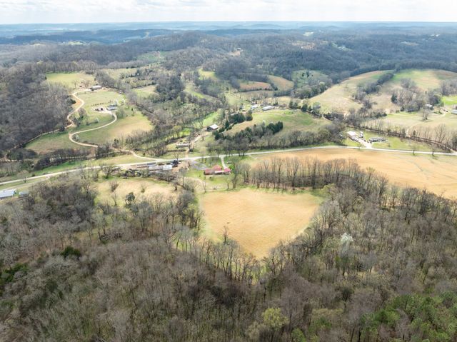 4058 Old State Rd, Hampshire, TN 38461