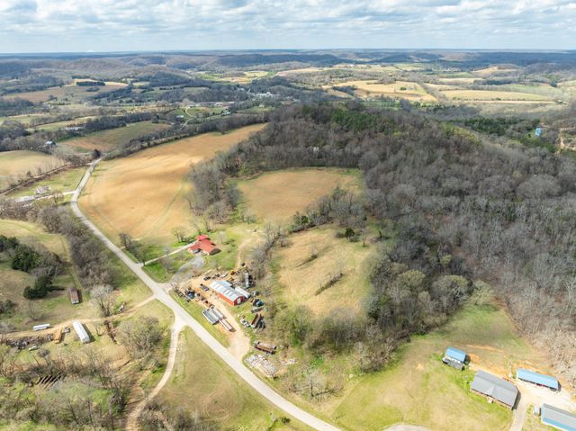 4058 Old State Rd, Hampshire, TN 38461