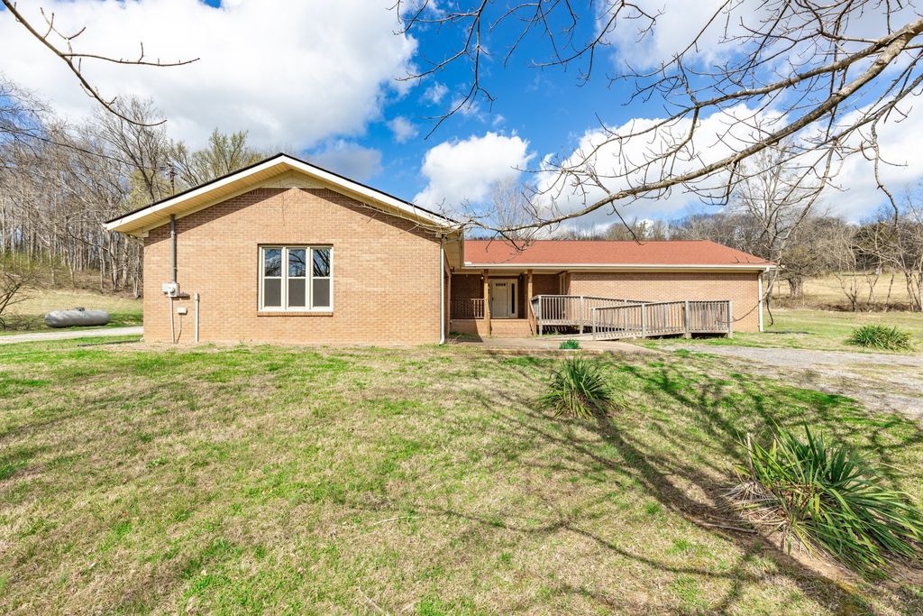 4058 Old State Rd, Hampshire, TN 38461