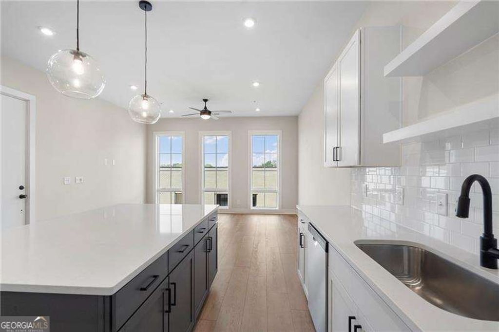 990 Bibbs Circle 34, Atlanta, GA 30318 — photo 2