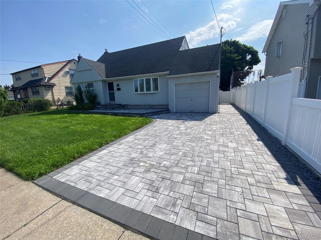 661 Tabor Place, East Meadow, NY 11554