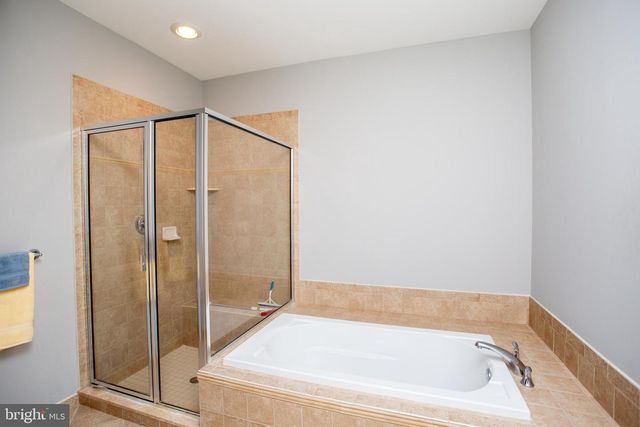 525 CARSON TER, Huntingdon Valley, PA 19006
