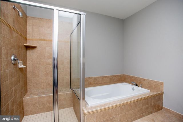 525 CARSON TER, Huntingdon Valley, PA 19006