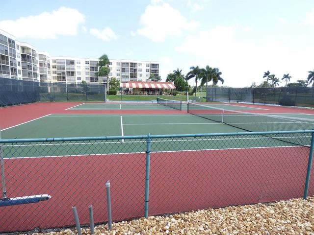 8921 S Hollybrook Boulevard 209, Pembroke Pines, FL 33025
