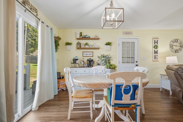 81 Patterson Cir, Mc Ewen, TN 37101