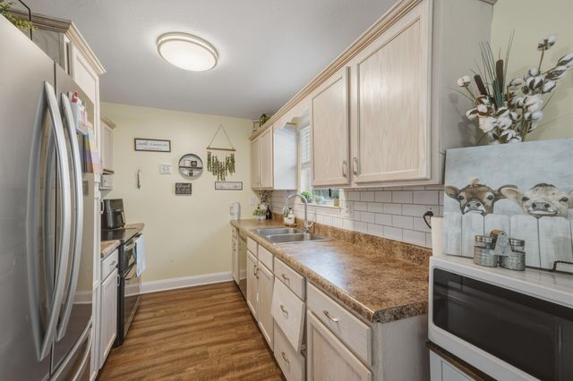 81 Patterson Cir, Mc Ewen, TN 37101