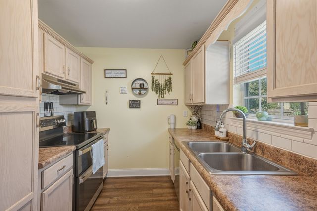 81 Patterson Cir, Mc Ewen, TN 37101