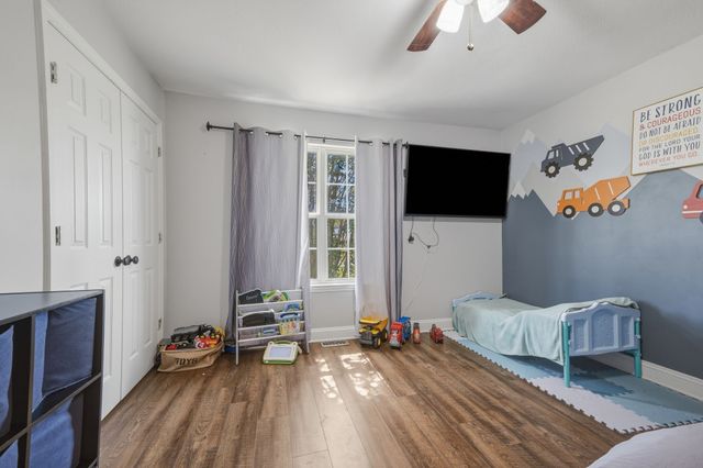 81 Patterson Cir, Mc Ewen, TN 37101