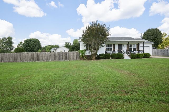 81 Patterson Cir, Mc Ewen, TN 37101