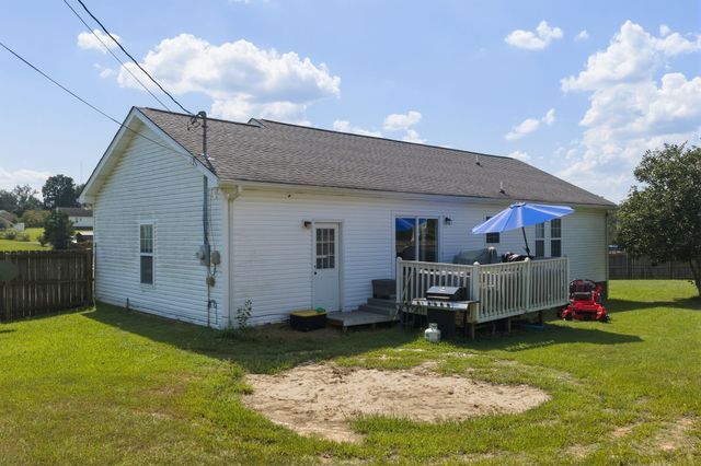 81 Patterson Cir, Mc Ewen, TN 37101