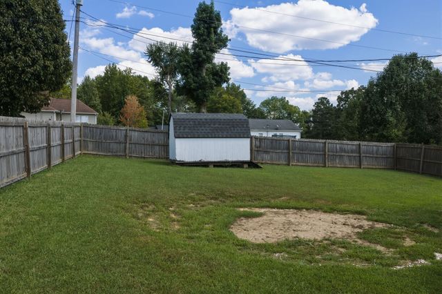 81 Patterson Cir, Mc Ewen, TN 37101