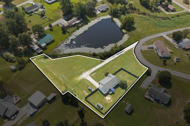 81 Patterson Cir, Mc Ewen, TN 37101