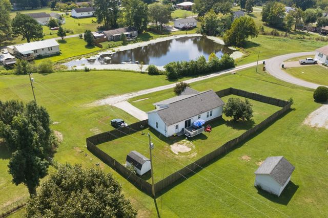 81 Patterson Cir, Mc Ewen, TN 37101