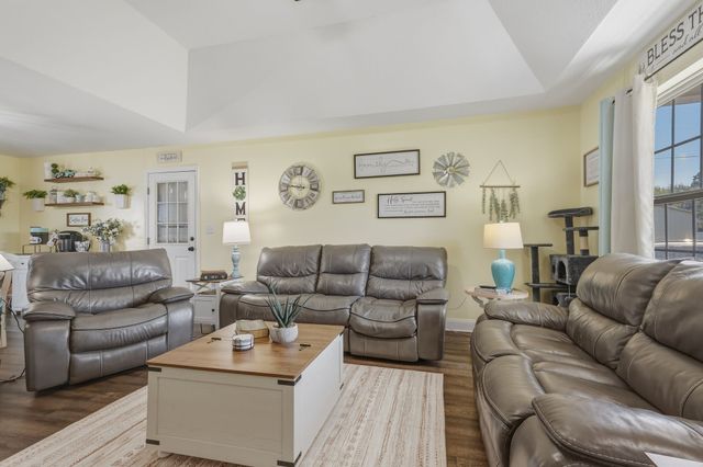 81 Patterson Cir, Mc Ewen, TN 37101