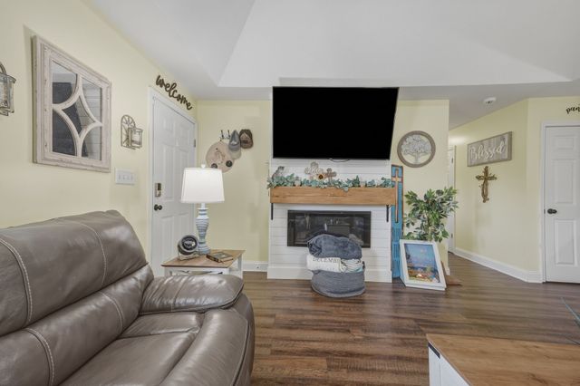 81 Patterson Cir, Mc Ewen, TN 37101