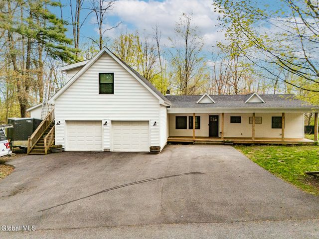 10 E Branch Drive, Queensbury, NY 12804