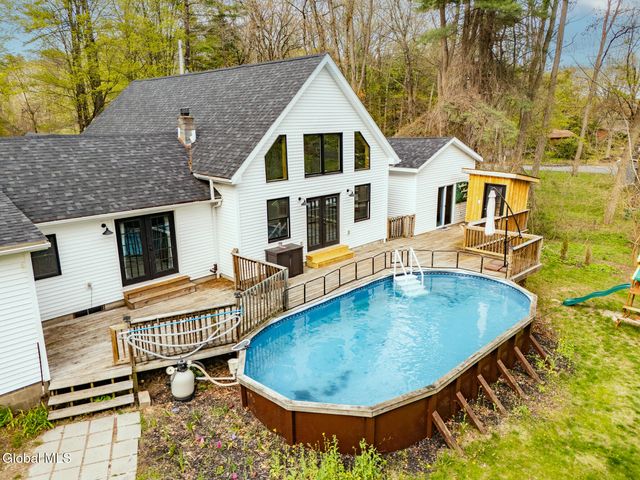 10 E Branch Drive, Queensbury, NY 12804