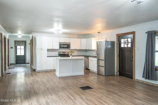 10 E Branch Drive, Queensbury, NY 12804