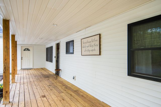 10 E Branch Drive, Queensbury, NY 12804