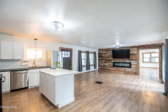 10 E Branch Drive, Queensbury, NY 12804