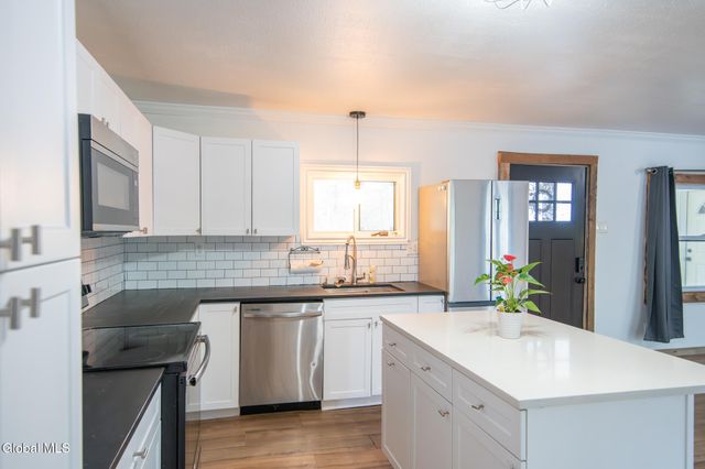 10 E Branch Drive, Queensbury, NY 12804