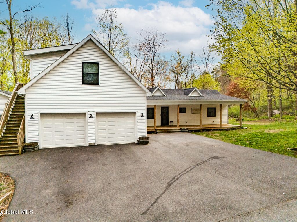 10 E Branch Drive, Queensbury, NY 12804